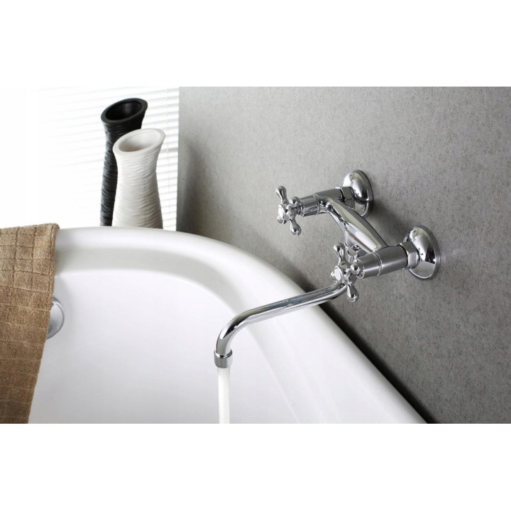 Robinetterie de lavabo chromée avec bec pivotant rétro mural