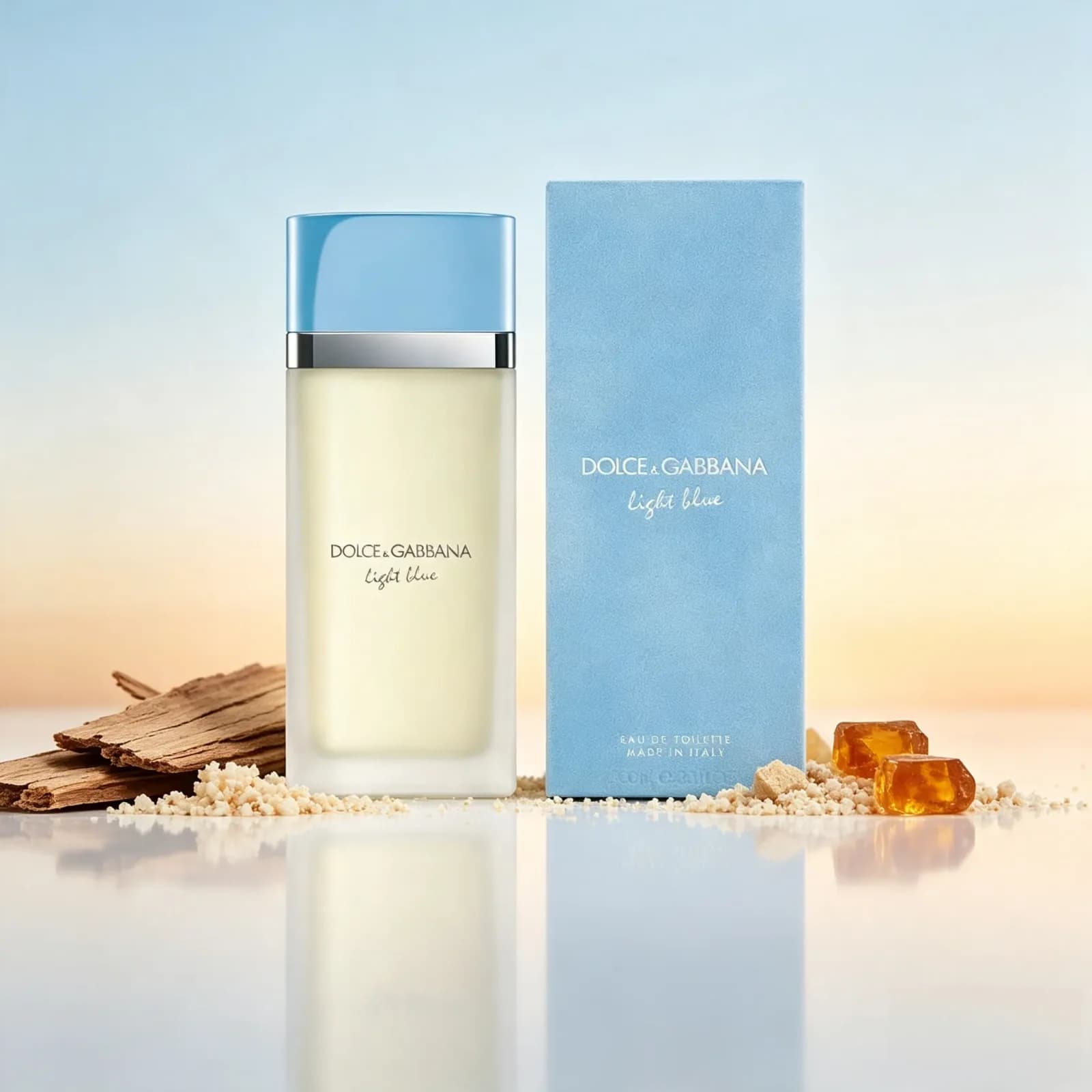 Dolce & Gabbana Bleu Clair 100ml Eau de Toilette Vaporisateur Flacon Rectangulaire Minimaliste Parfum Marin d'Été Boîte en Suède Bleu Clair Parfum Longue Durée Cadeau