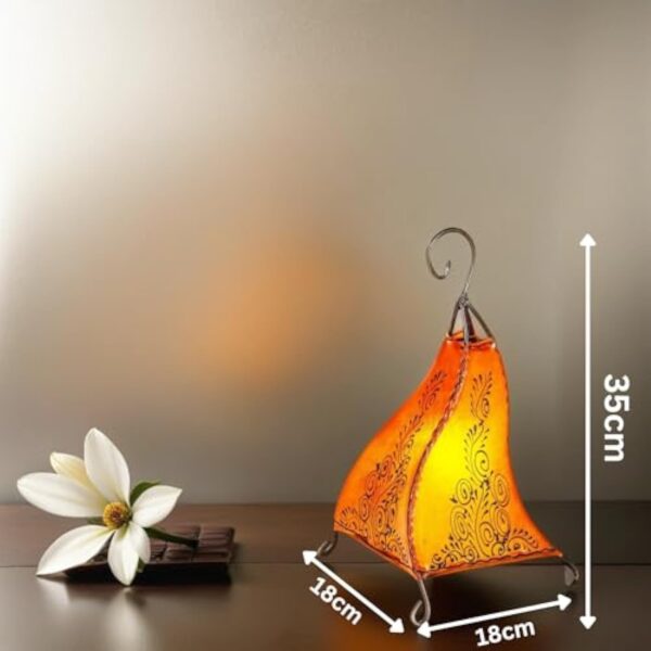Lampe de table de chevet marocaine Rahaf 35cm | Abat-jour marocain oriental en cuir et henné | petite lampadaire sur pied orientale du Maroc comme Décoration de salon exotique – Image 4