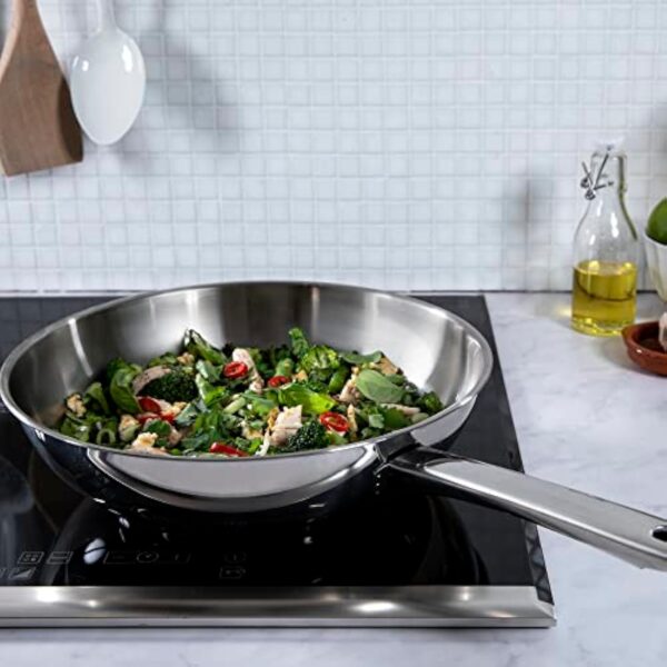 BK Bright Poêle Wok en Acier INOX de 24 cm, Extérieur Poli, Poignée Stay Cool, Cuisson Professionnelle, Induction, Va au Four jusqu'à 230°C, Ustensiles en Métal, Lavable au Lave-Vaisselle, Argent – Image 7