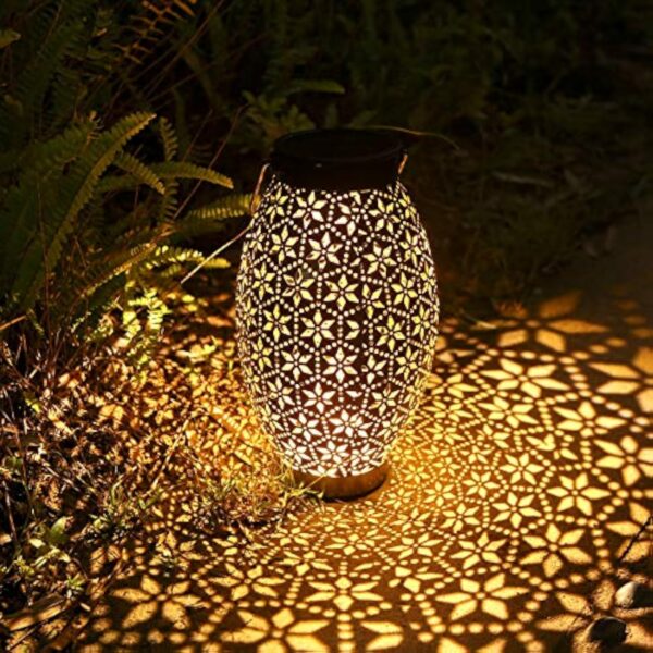 Le Noir Orientale Lanterne Solaire Exterieur, Görvitor Métal IP65 étanche Lampe Solaire Exterieur Jardin, Marocaine lumiere solaire exterieur Suspendue Jardin Terrasse Chemin Deco Decorative Cadeau