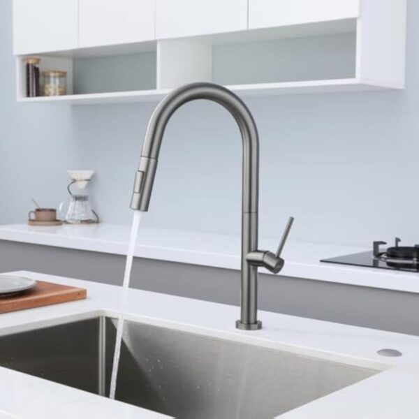 DILECI - Robinet de Cuisine avec Douchette Extractible – Mitigeur Bec Haut Pivotant 360° en Finition Gris Métallique - Jets Laminaire et Pluie – Installation Facile et Fonctionnalité Optimale
