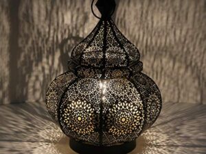 Casa Moro | Lampe de table orientale marocaine Asif hauteur 30 cm en noir avec douille E14 | Lampe de chevet en métal comme en 1001 nuit | Belle décoration de Noël | LN2070