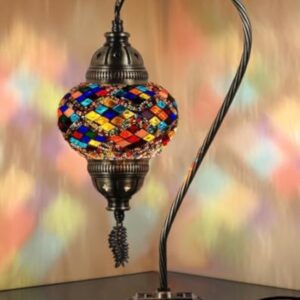 DEMMEX Lampe turque authentique, fabriquée en Turquie, lampe de chevet en mosaïque marocaine turque, 100% fabriquée à la main, corps en métal couleur laiton antique et base en métal décorée,