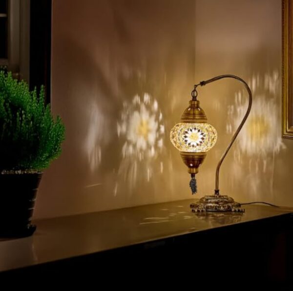 Lampe turque authentique DEMMEX, fabriquée en Turquie, lampe de chevet en mosaïque marocaine turque, 100% fabriquée à la main, corps en métal couleur laiton antique et base en métal décoré – Image 7