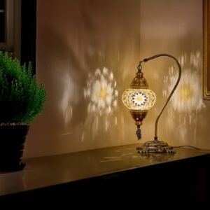 Lampe turque authentique DEMMEX, fabriquée en Turquie, lampe de chevet en mosaïque marocaine turque, 100% fabriquée à la main, corps en métal couleur laiton antique et base en métal décoré