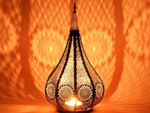 Petite Lanterne Marocaine en métal Ezana 36cm Noir | Photophore marocain pour l’extérieur au Jardin ou l’intérieur sur la Table | Lanternes pour Bougie | décoration de Maison Orientale